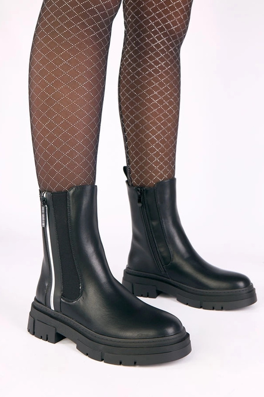 Zapatos negros con plataforma y...