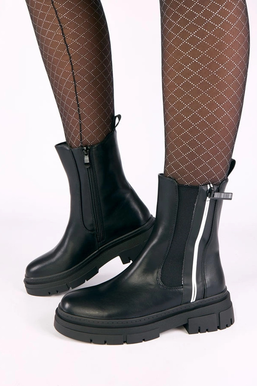 Zapatos negros con plataforma y...