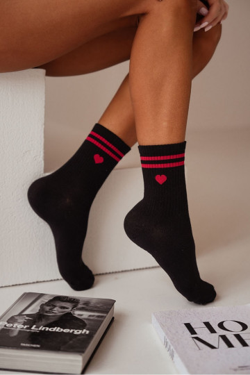 Calcetines de lino para mujer con corazones y rayas color negro