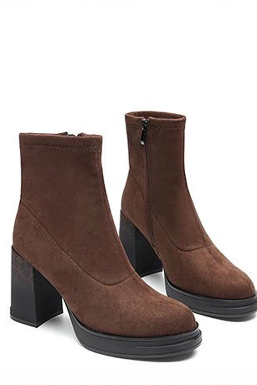 Botines marrones con tacón y...