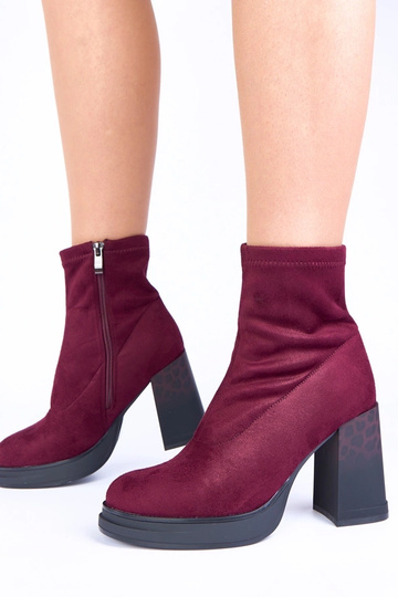 Botines violetas con tacón y estampado de leopardo Delora 2