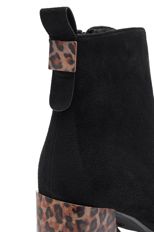 Botines negros con tacón brillante y...