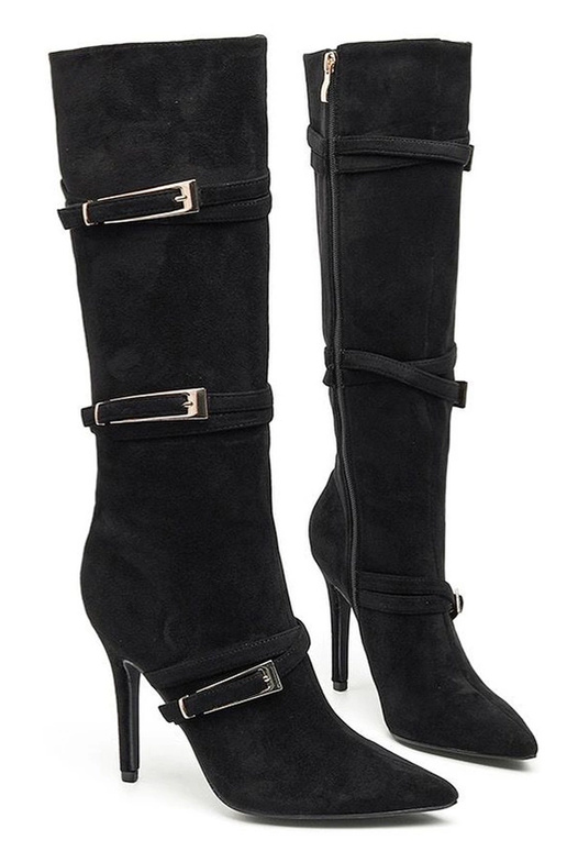 Botas largas negras con tacón delgado...