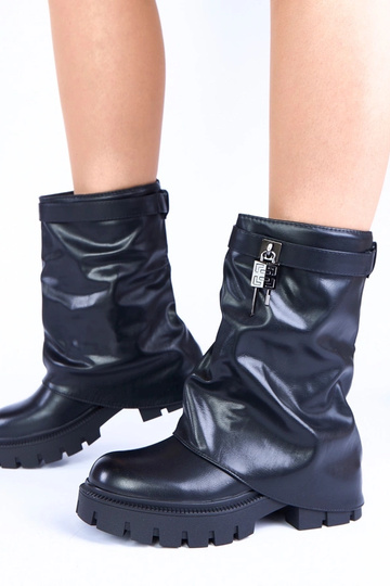 Botines negras con plataforma y codo descubierto Kisanet