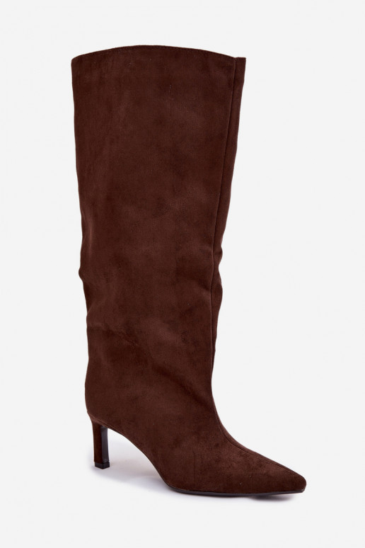 Botas largas de mujer de ante sintético, de tipo deslizable con tacones finos en color chocolate Phelin