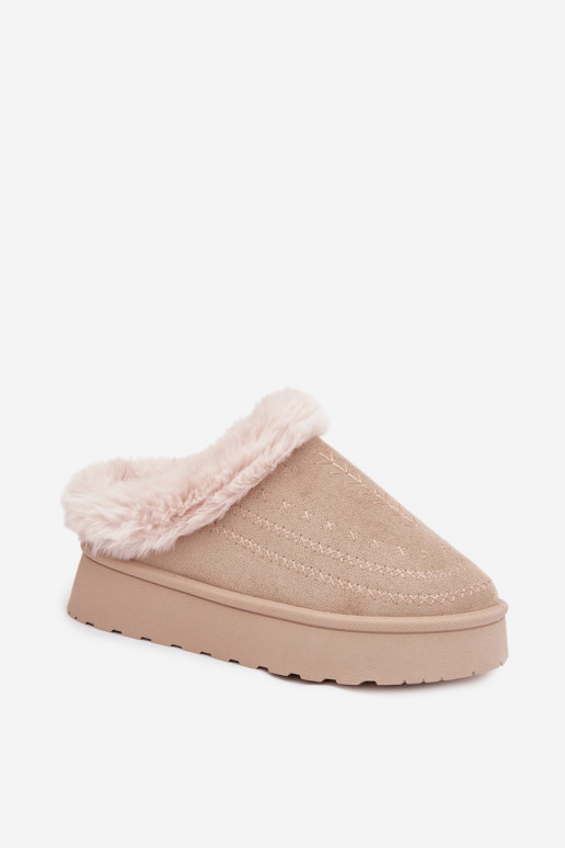 Botas de nieve Femenino con una plataforma con un abrigo de piel I Przeszyciami color marfil Arelina