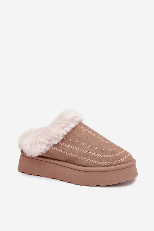 Botas de nieve Femenino con una plataforma con un abrigo de piel I Przeszyciami beige Arelina