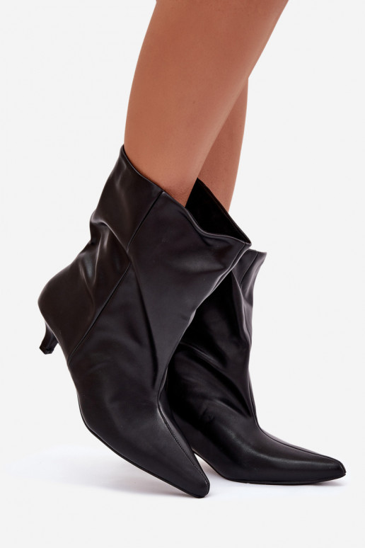 Un modelo convincente Botas de mujer En un tacón bajoLuźną CholeAką de color negro Jessalia