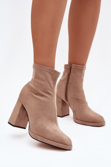 Botas de mujerde gamuza ecológicau con tacones beige Karvella 2