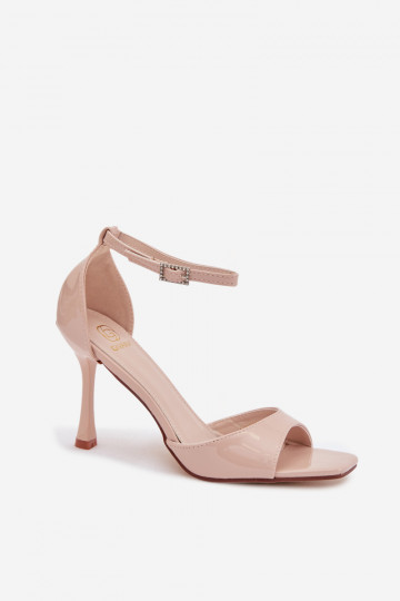 Sandalias lacadas con tacones finos, color arena Revella 2