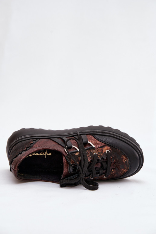 Piel Zapatillas modelo zapatos. Femenino con una plataforma Tiene queciejka 06562-25 CzekoladoAe