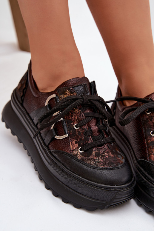 Piel Zapatillas modelo zapatos. Femenino con una plataforma Tiene queciejka 06562-25 CzekoladoAe