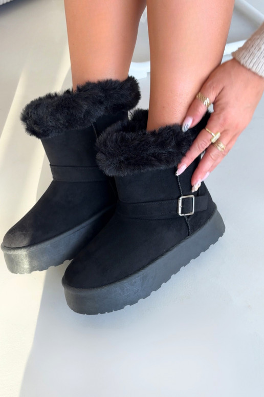 Botas de nieve Femenino con una plataforma con hebillas y un abrigo de piel de color negro Jesella