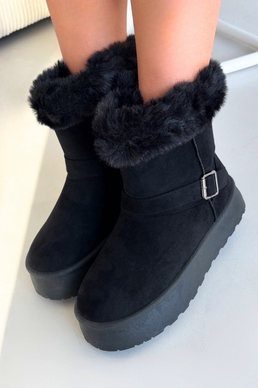 Botas de nieve Femenino con una plataforma con hebillas y un abrigo de piel de color negro Jesella