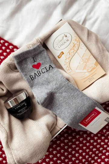 Calcetines de mujer con el texto "I Love Babcia" color gris