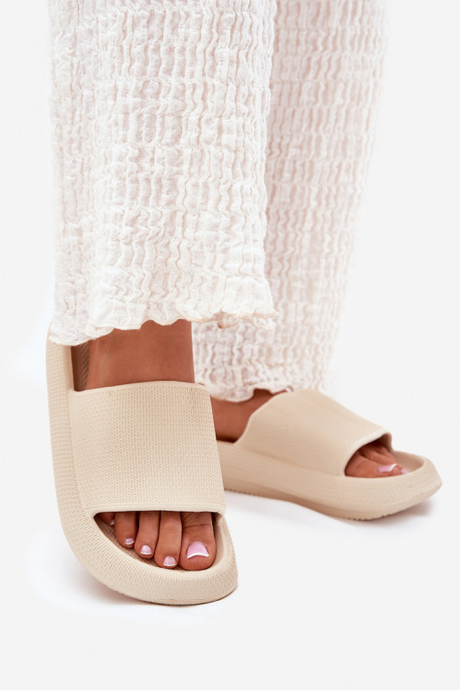 Femenino Pantuflas ligeras de espuma Sobre una suela gruesa beige Querceria