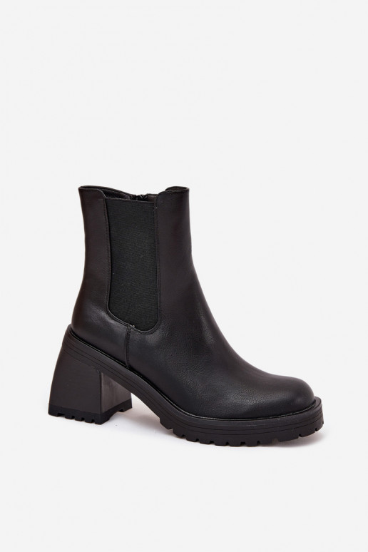 Botas de mujer con estilo. con tacones de color negro Thalira