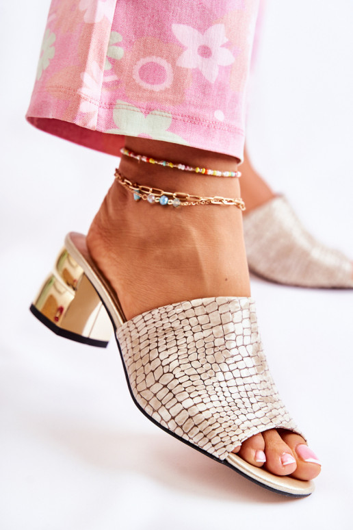 Zapatillas de cuero Femenino Patrón de cocodrilo con tacones beige Perry