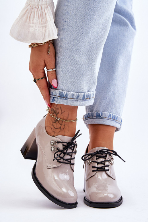 De moda zapatos con tacones color gris Darren