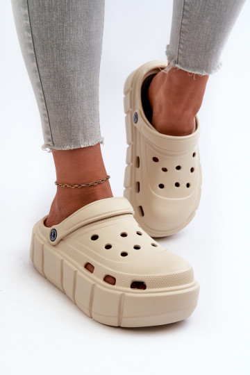 Zapatillas ligeras zapatillas de mujer con una plataforma beige Itubia