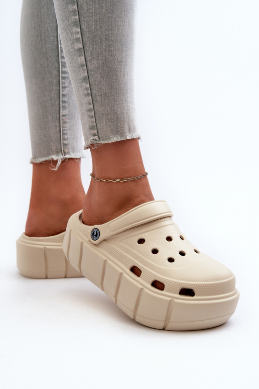 Zapatillas ligeras zapatillas de mujer con una plataforma beige Itubia