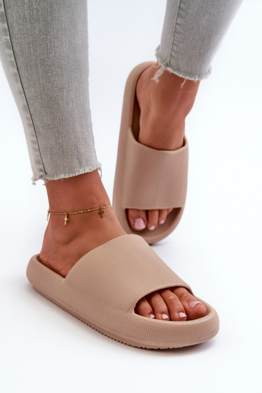 Femenino Pantuflas ligeras de espuma Sobre una suela gruesa beige Querceria