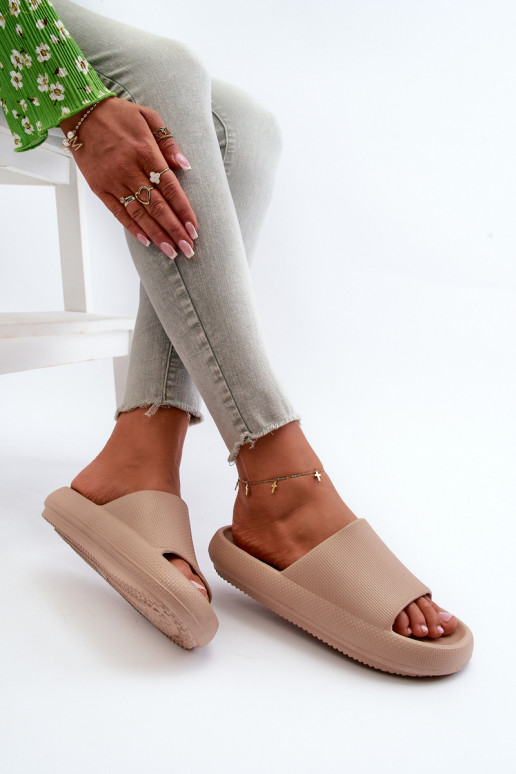 Femenino Pantuflas ligeras de espuma Sobre una suela gruesa beige Querceria