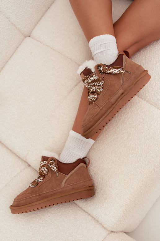 de gamuza Botas de nieve Femenino con un abrigo de piel I Grubym atándosem Vinceza 97963 color marrón