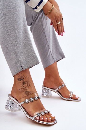 Zapatillas de mujer con brillantes en color plata Leyla 2