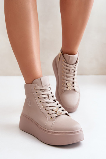 Alto Piel Zapatillas modelo zapatos. Femenino con una plataforma Vinceza 66707 beige 2