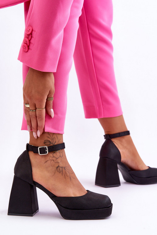 De moda Zapatos En tacones enormes de color negro Sandia