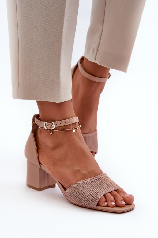 Sandalias de tacón alto para mujer. beige Desvia