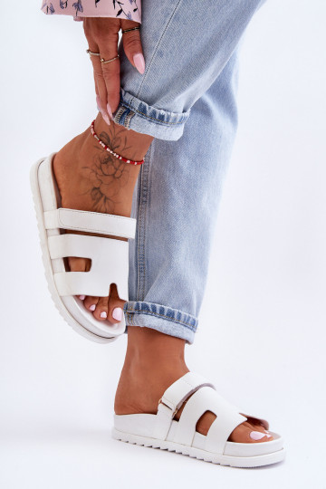 modelo clásico zapatillas de mujer el color blanco Molie