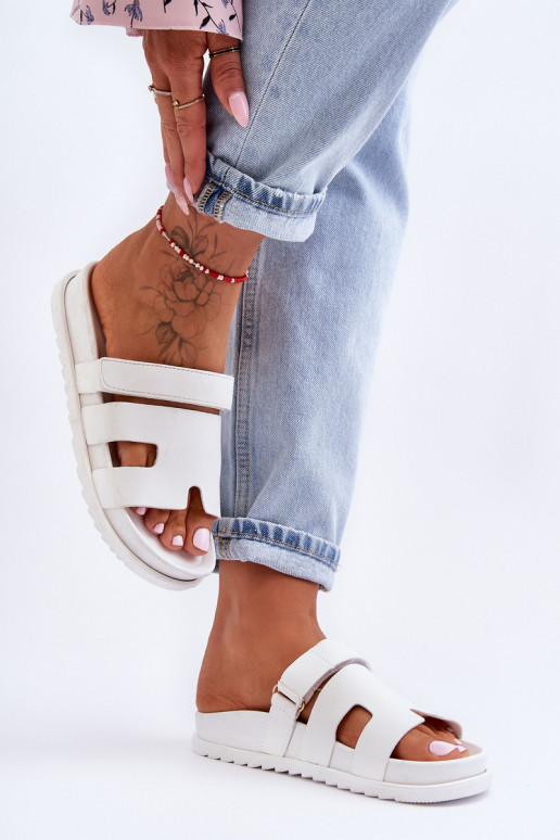 modelo clásico zapatillas de mujer el color blanco Molie