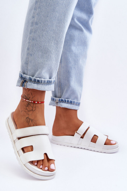 modelo clásico zapatillas de mujer el color blanco Molie