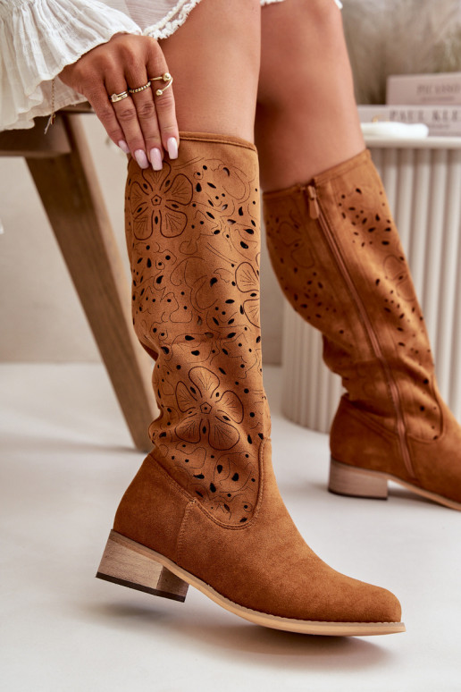 con elementos calados botas de mujer En un tacón bajo de gamuza ecológicaoAe Pegado Al castillo color marrón Orchides