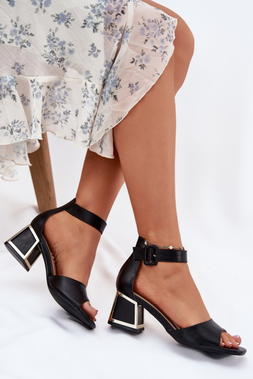 Sandalias de tacón alto para mujer. de color negro Zennia