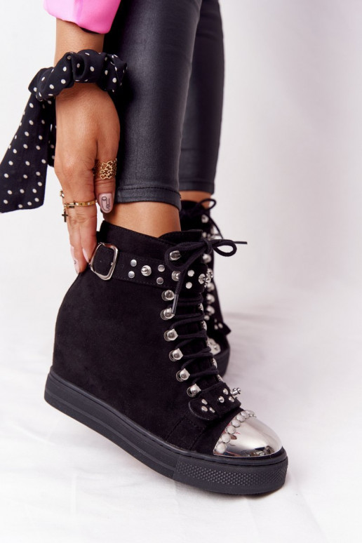 calentamiento Botas en una cuña de gamuza de color negro Lu Boo