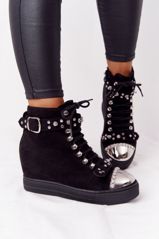 calentamiento Botas en una cuña de gamuza de color negro Lu Boo