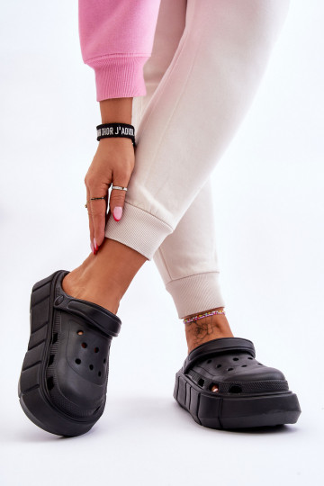 Chanclas tipo crocs con plataforma elevada de color negro Beckett 2