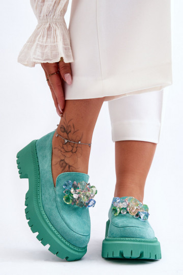 Mocasines de mujer con cristales artificiales. color verde Avril 2