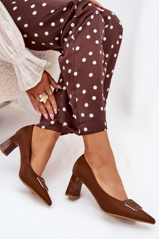 Zapatos con tacones para decorar con hebillas color marrón Seriva