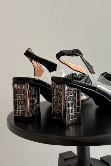 sandalias con tacones con adornos D&A MR52-238 de color negro 2