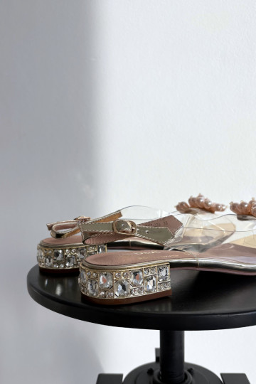 Sandalias transparentes de tacón bajo con detalles decorativos D&A MR52-229, color oro 2