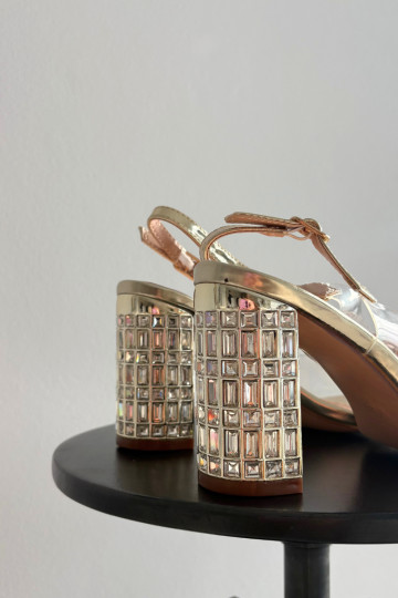Sandalias con tacones y piedras brillantes D&A MR52-237, color oro 2