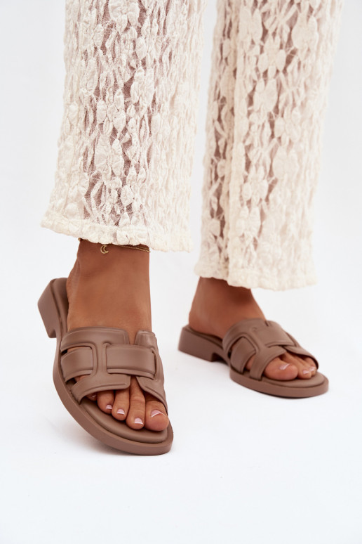 zapatillas de mujer con tacones anchos beige Lorania