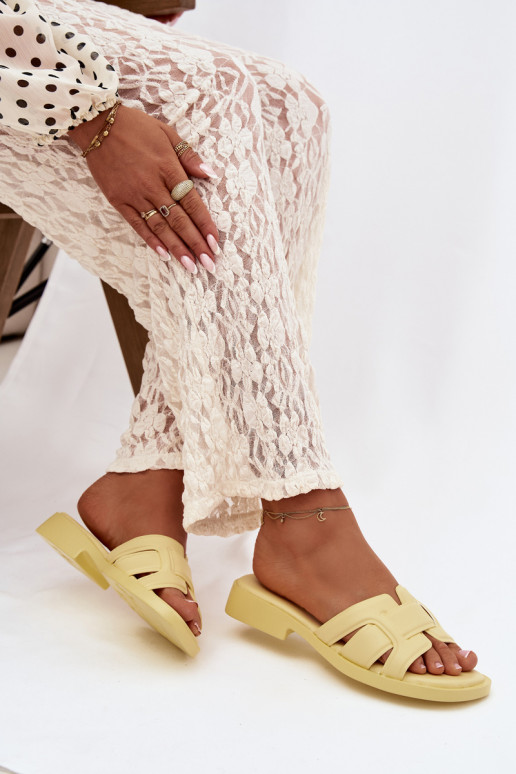 zapatillas de mujer con tacones anchos color amarillo Lorania