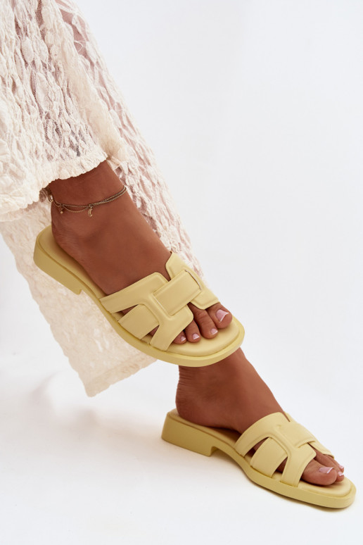 zapatillas de mujer con tacones anchos color amarillo Lorania