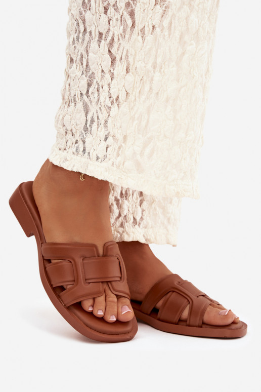 zapatillas de mujer con tacones anchos color marrón Lorania