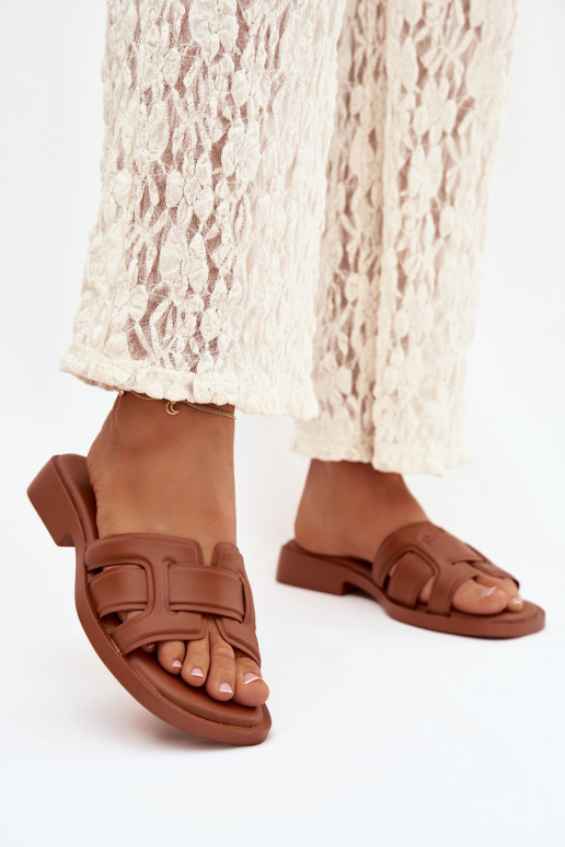 zapatillas de mujer con tacones anchos color marrón Lorania